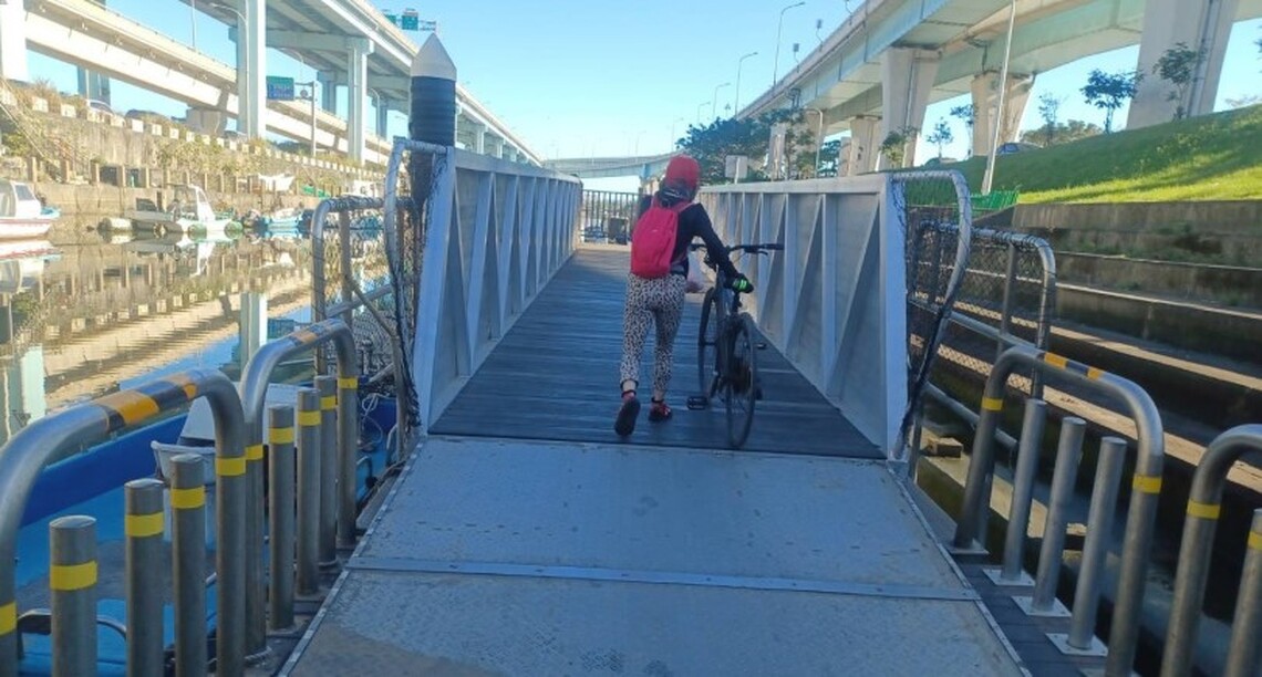 八里區台北港浮動橋自行車道修復開放 環島通行好便利