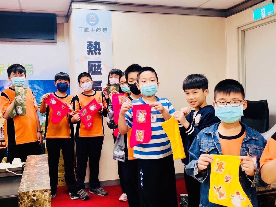 漾新聞|「惜福衣」也可以變成「聖誕惜福襪」！T恤手造館攜手昇恆昌創意滿分