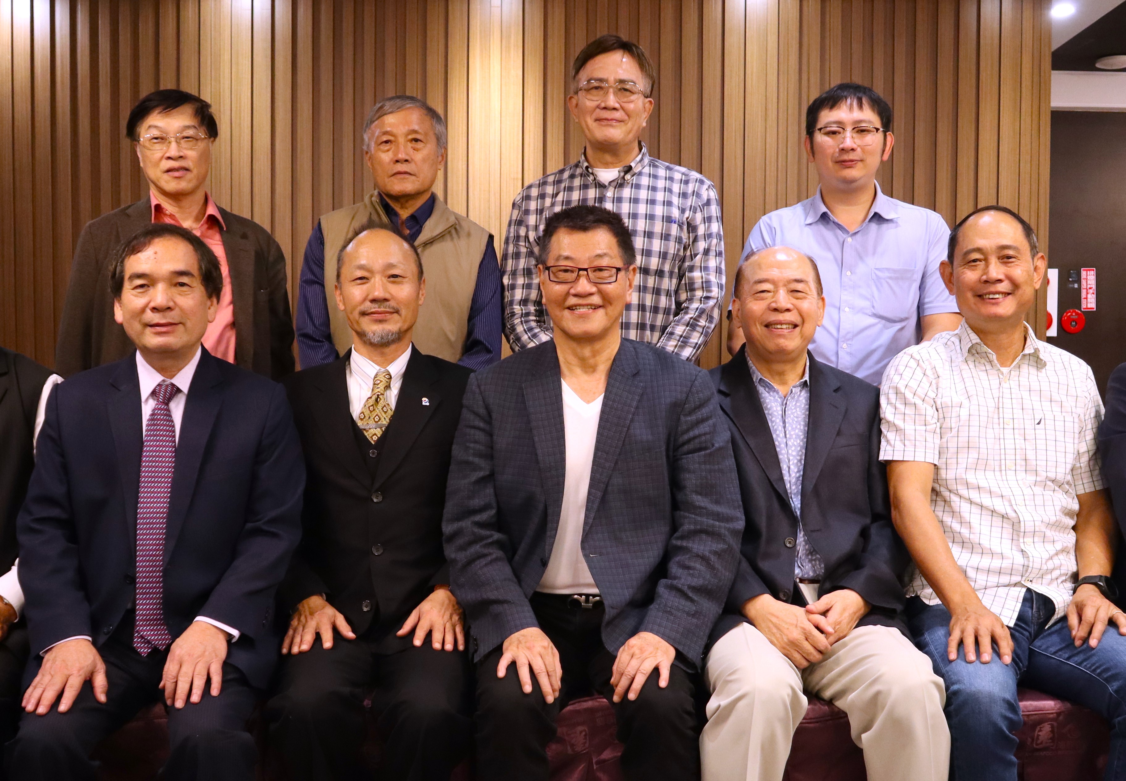 張明將軍事蹟受矚目 陸官校友基金會向勤益科大致意