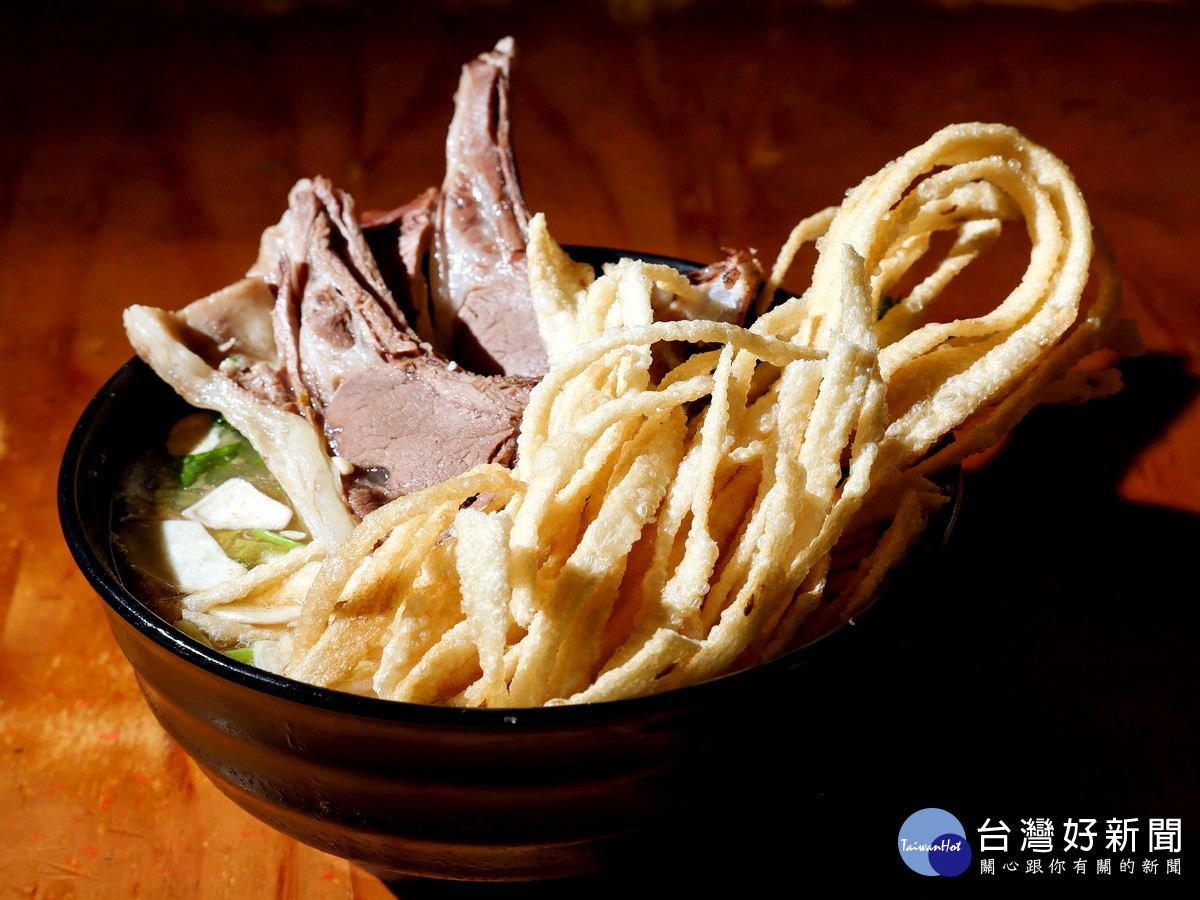 「桃園100碗」評選入榜店家：3碗-羊肉饊子。