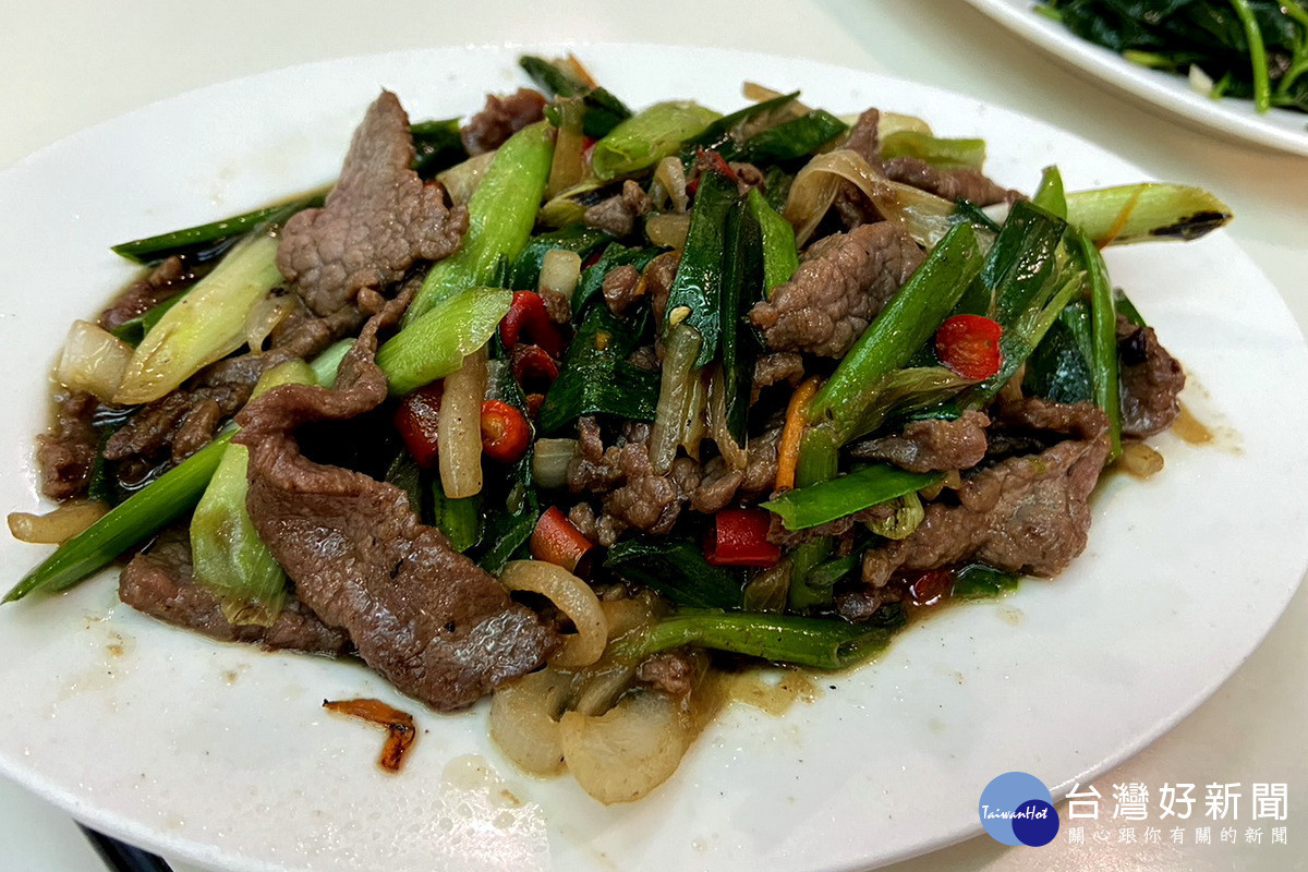 「桃園100碗」評選入榜店家:2碗-牛家莊 蔥爆牛肉。