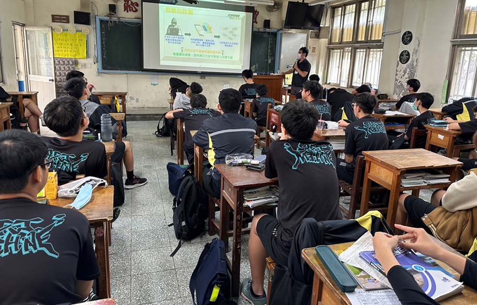 ▲圖說:根據警方統計,青少年被詐騙類型以假網路拍賣(購物)最多 (圖/台中市政府提供)