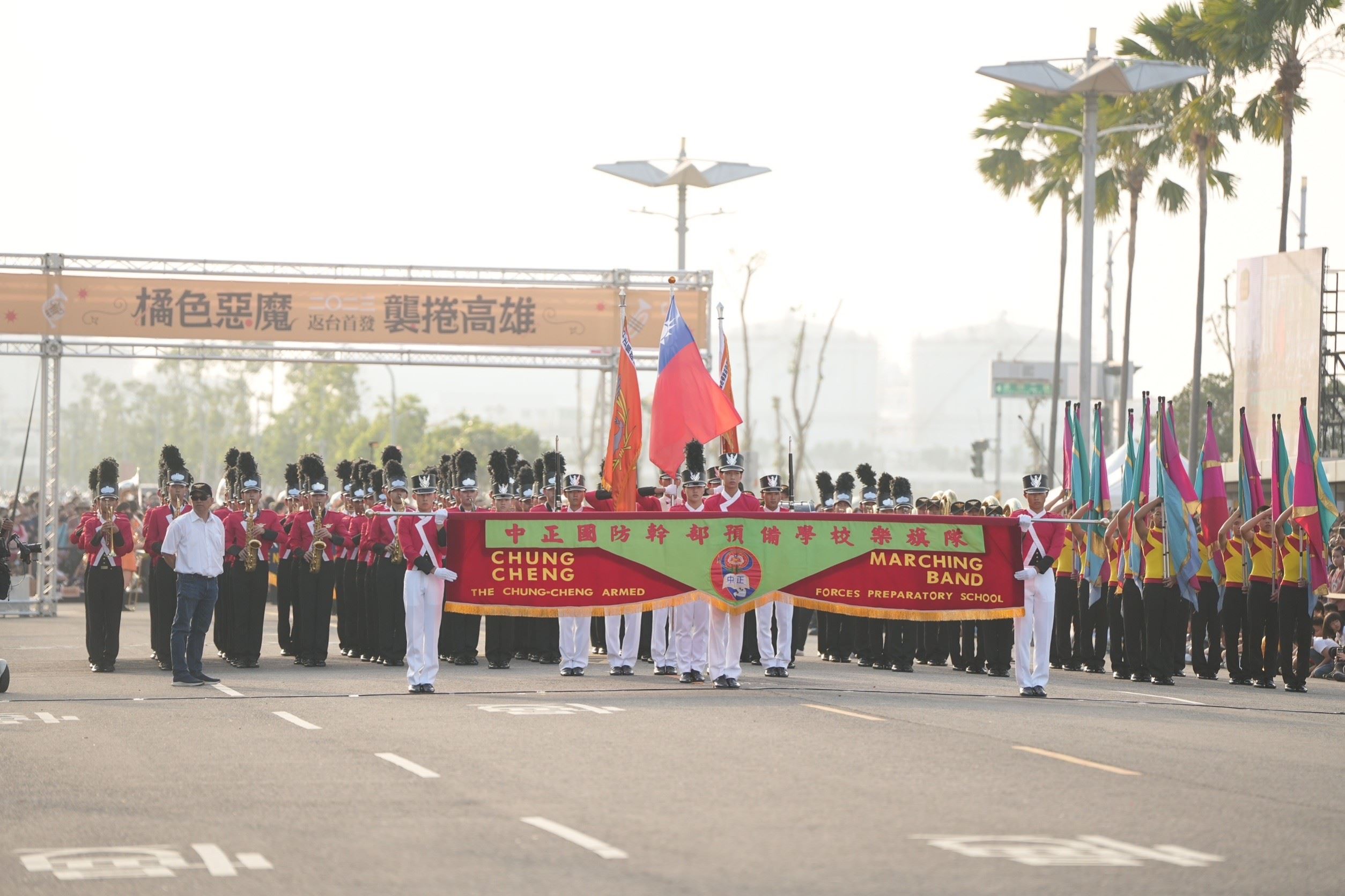 中正預校樂旗隊演出。(高市府提供)