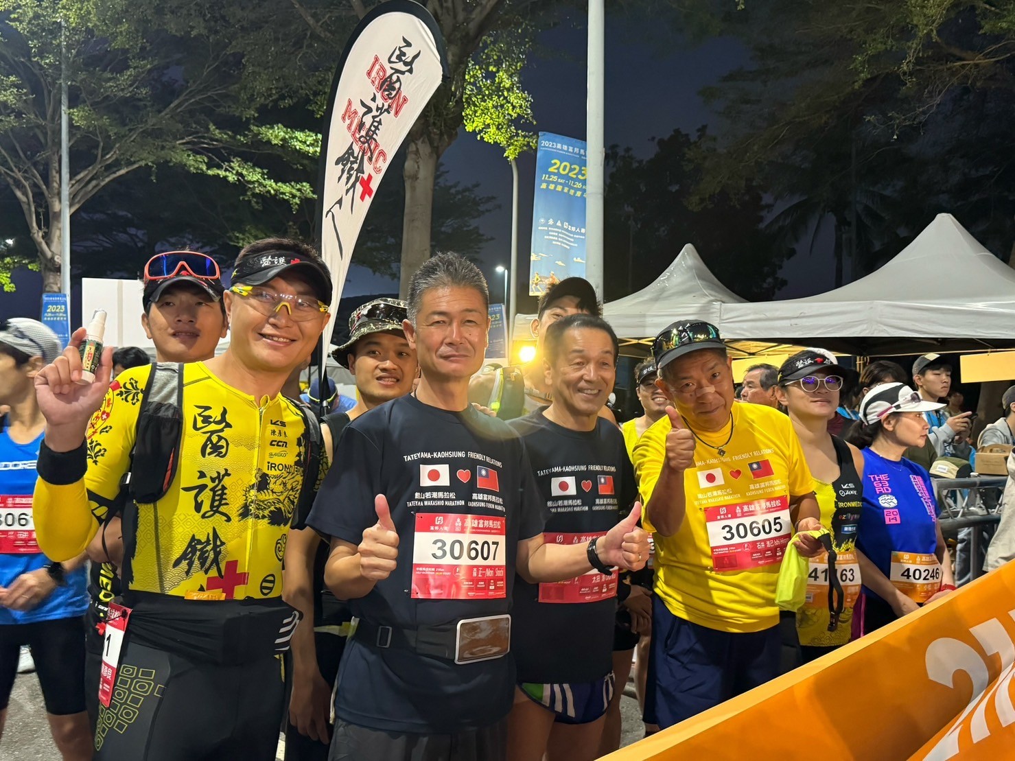 醫護鐵人陪跑日本交流團。(運發局提供)