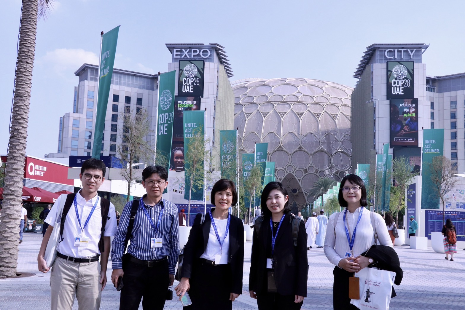 高雄市由環保局長張瑞琿率隊,前往杜拜COP28會場。(環保局提供)