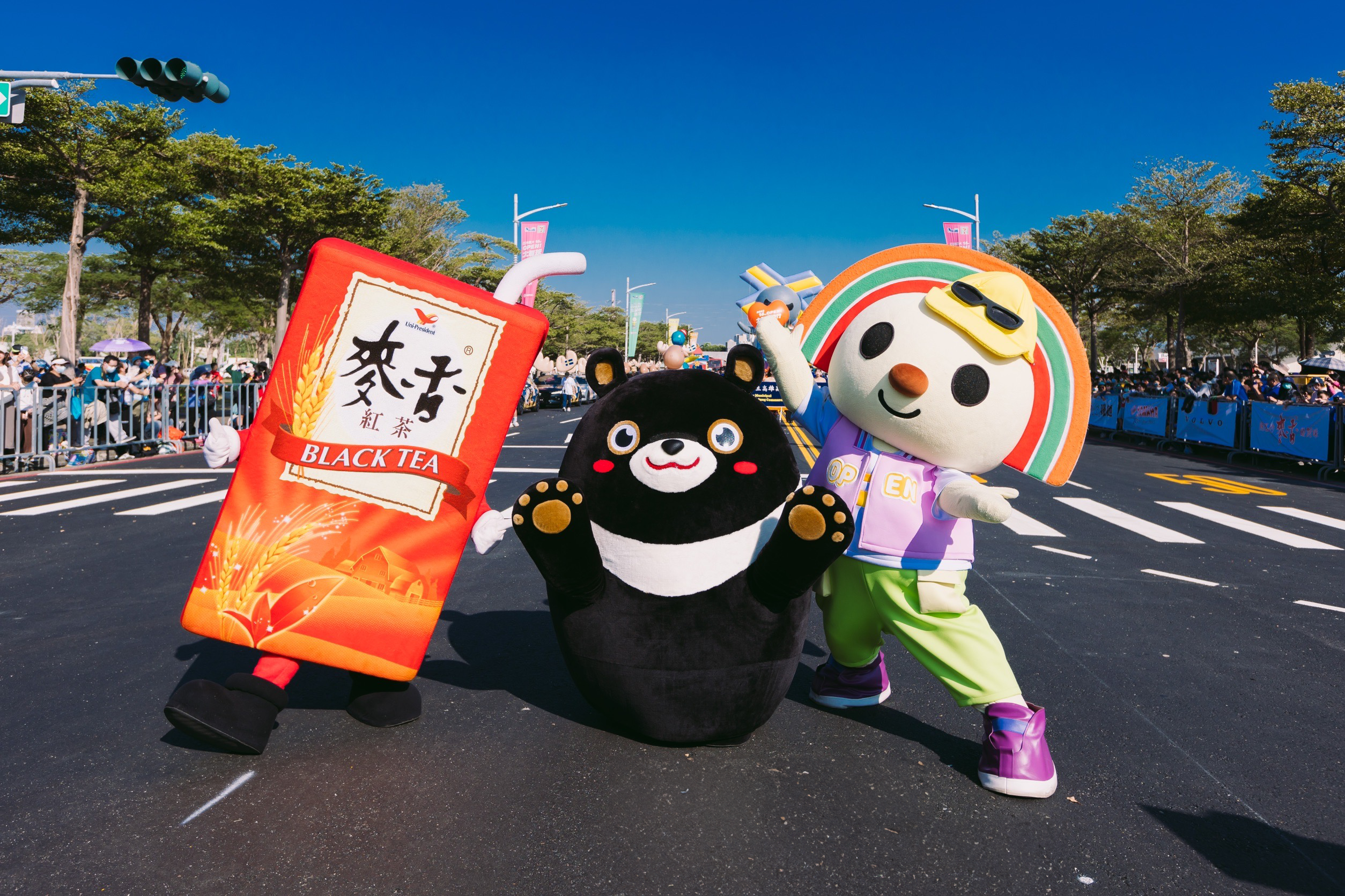 高雄熊與OPEN將一起過生日。(觀光局提供)