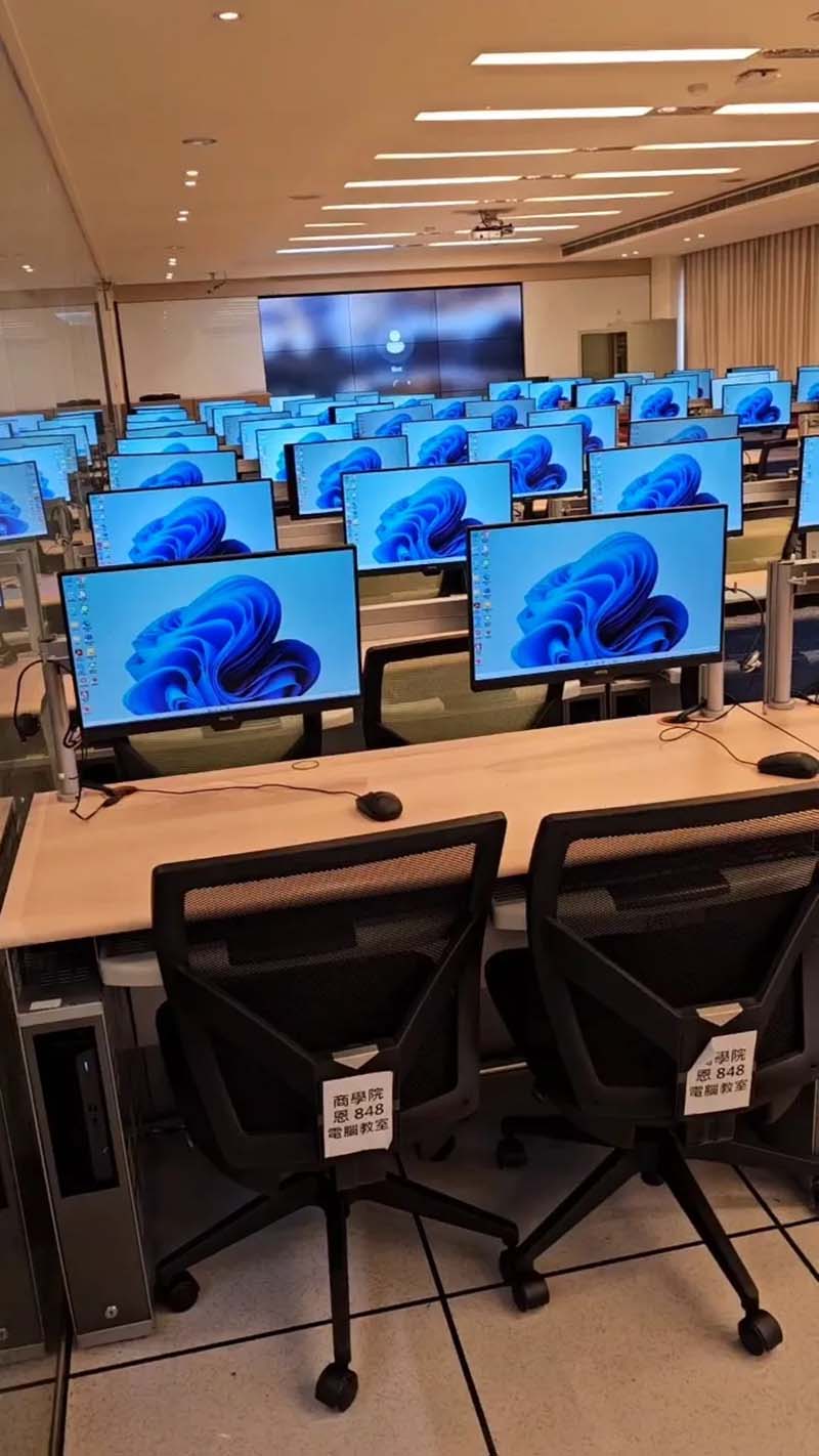 文化大學近期全面更新資訊金融教學教室的軟硬體設備。圖/文化大學財金系提供