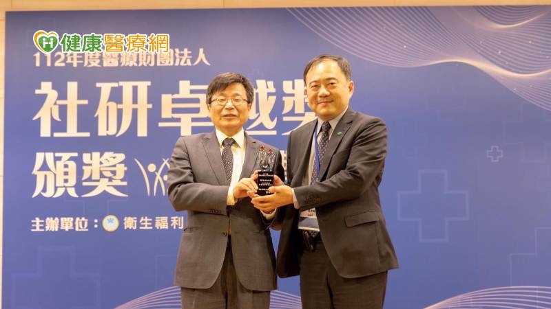 國泰醫院「院聘教師制」、資助5百位醫師進修 二度獲特色傑出人才培訓獎