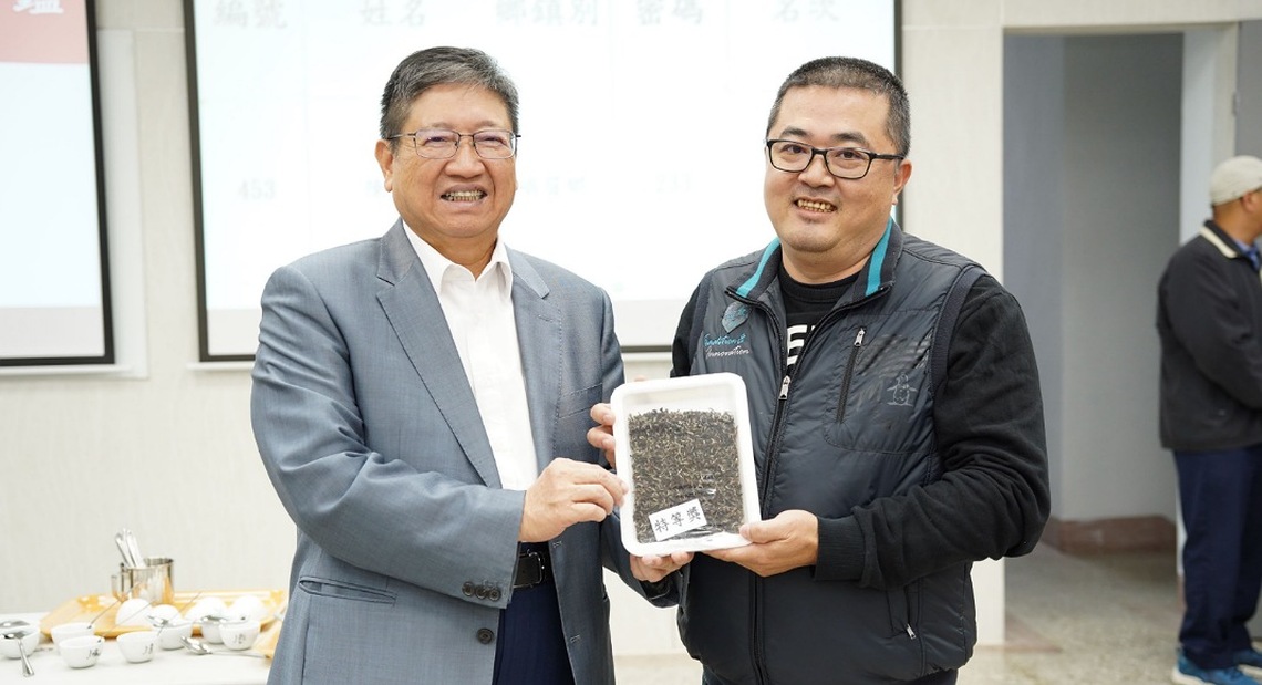 112年竹縣冬季東方美人茶評鑑 峨眉陳瑞書榮獲特等獎