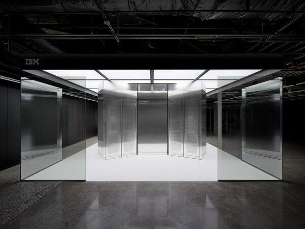 IBM 推出第一台模組化量子電腦 IBM Quantum System Two,也是 IBM 以量子為中心的超級運算架構的基礎。 IBM 推出第一台模組化量子電腦 IBM Quantum System Two,也是 IBM 以量子為中心的超級運算架構的基礎。