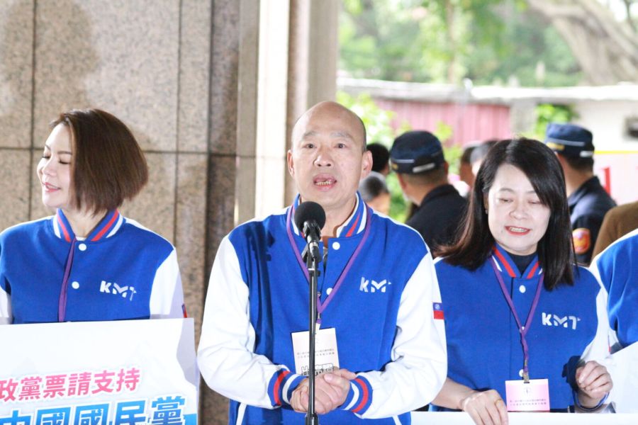 【有影】政黨號次意涵?藍9號韓國瑜喊長長久久 白12黃珊珊喊112凱道見 224 【有影】政黨號次意涵?藍9號韓國瑜喊長長久久 白12黃珊珊喊112凱道見 223