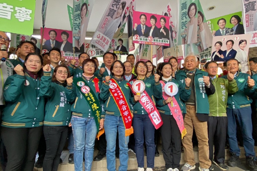 彰化立委號次抽籤 藍綠皆喊團結 王惠美到場助陣 222 彰化立委號次抽籤 藍綠皆喊團結 王惠美到場助陣 221