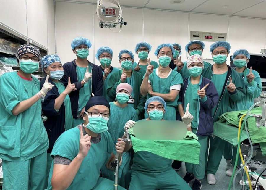發喘又咳痰竟是重症「他想呼吸全靠高濃度氧氣」 三總10小時換肺助重生 200 發喘又咳痰竟是重症「他想呼吸全靠高濃度氧氣」 三總10小時換肺助重生 199