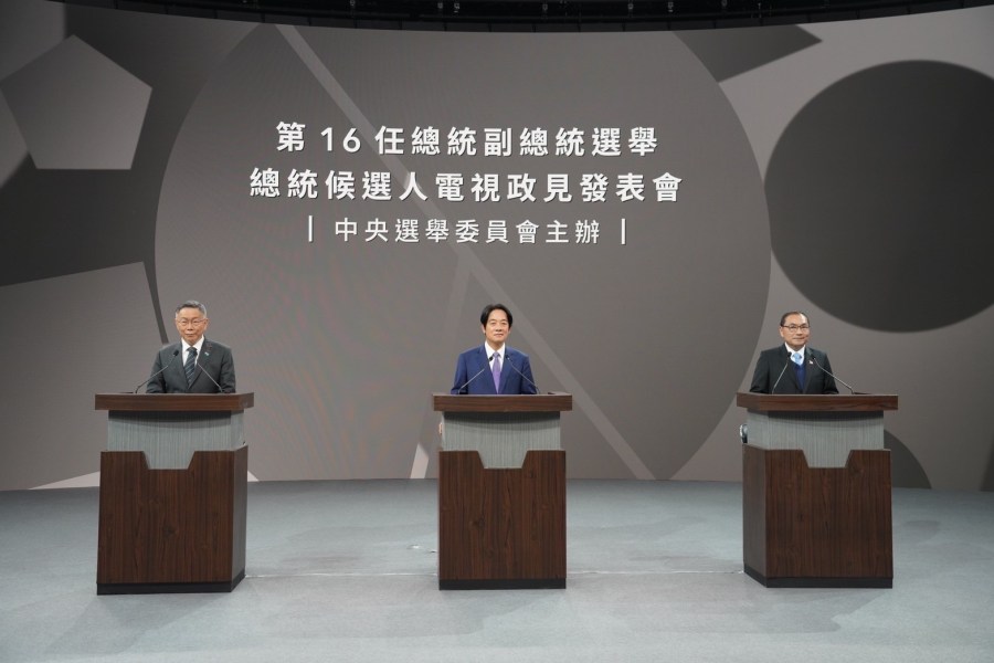 政見發表/稱政見會藍綠互打是典型 柯文哲:對台灣面對的問題有何好處? 212 政見發表/稱政見會藍綠互打是典型 柯文哲:對台灣面對的問題有何好處? 211