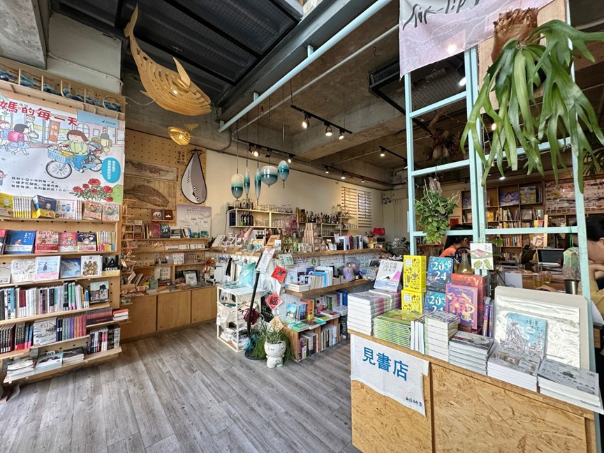 東岸廣場的「見書店」。(圖/基隆市文化局)
