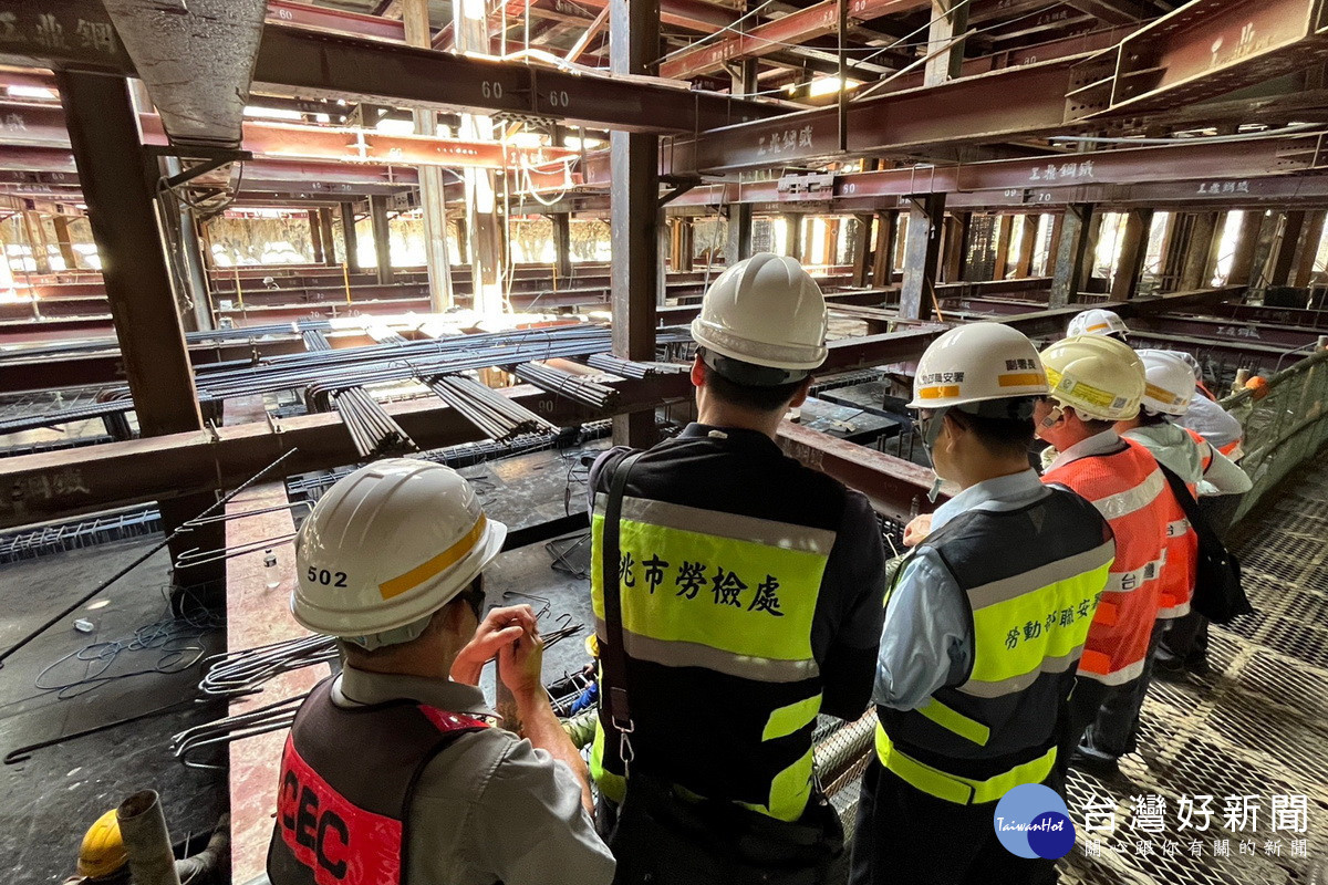 桃園市副市長蘇俊賓指出,桃園勞檢人力不足,薪資結構低於業界。