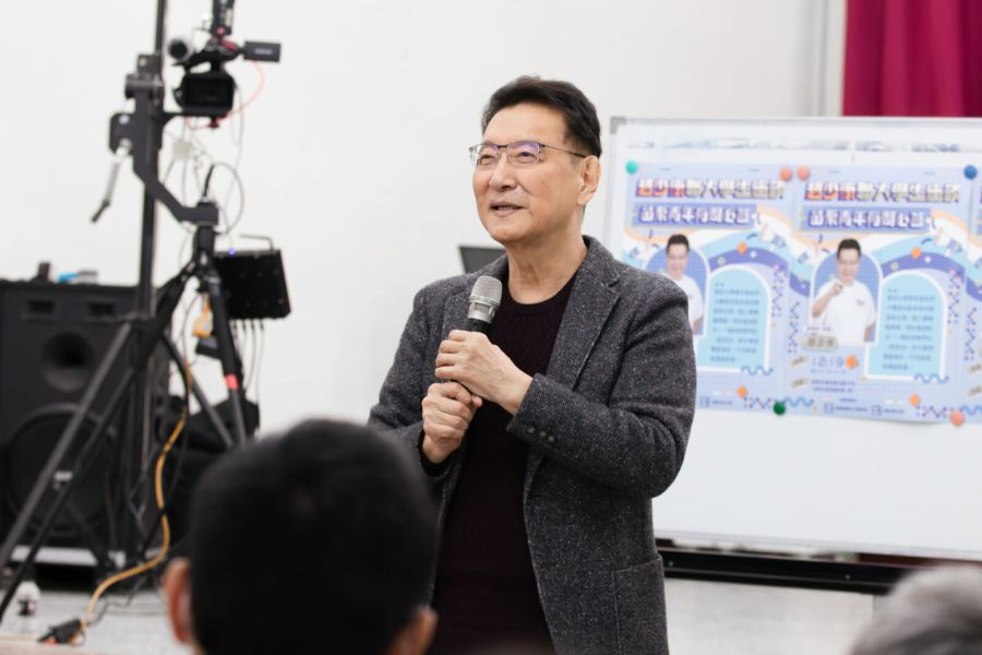 趙少康秀空白中廣董事辭職書 賴清德一捐老家就「立刻辭職」 238 趙少康秀空白中廣董事辭職書 賴清德一捐老家就「立刻辭職」 237