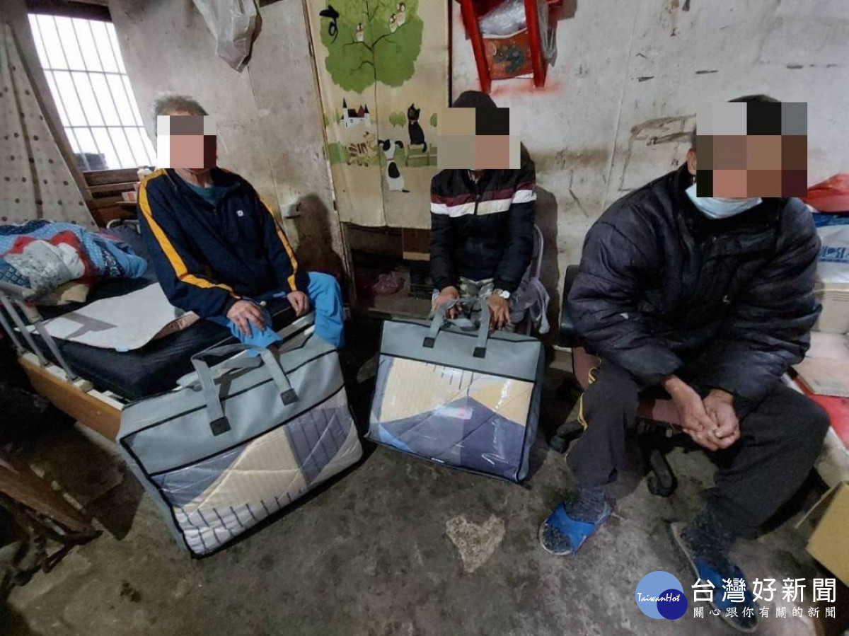 桃園市府啟動聯合關懷獨居長輩。