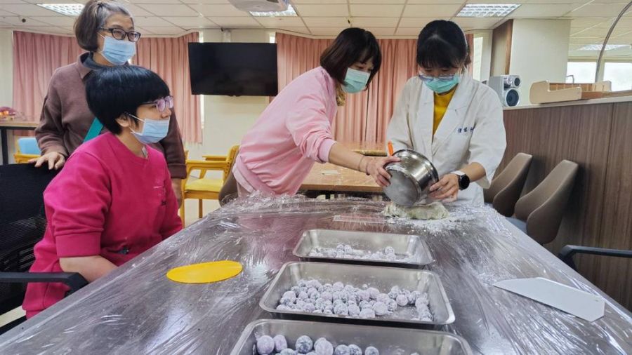 朴子醫院感恩餐會療癒心靈 病患冬至享家的溫馨