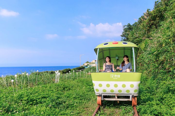 深澳鐵道自行車獲「觀光亮點獎」肯定 耶誕限定光雕隧道精彩登場