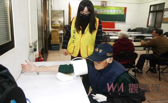 台電大觀發電廠冬至關懷獨居老人溫馨滿懷