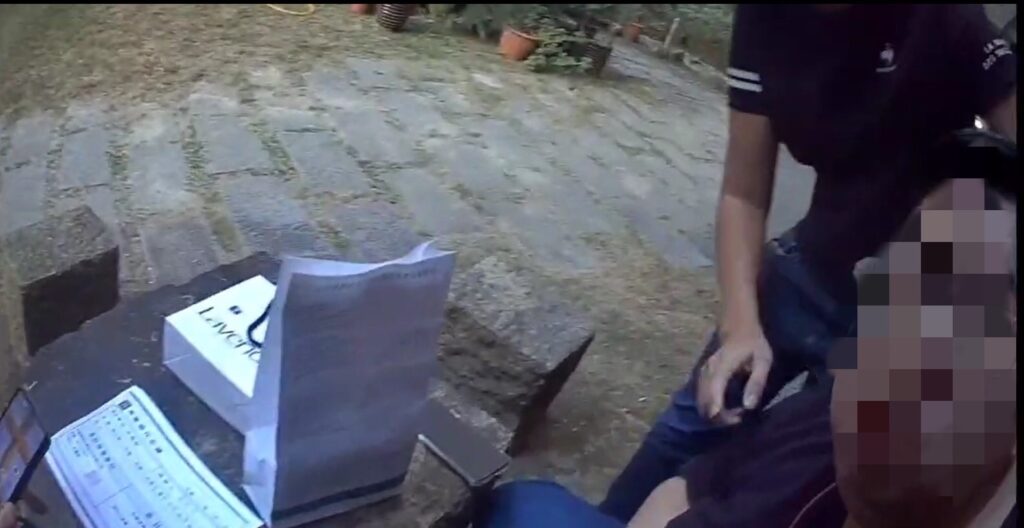 ▲圖說：蔡婦與詐騙集團約定面交90萬元，警方埋伏緝獲面交車手 （圖／台中市政府提供）