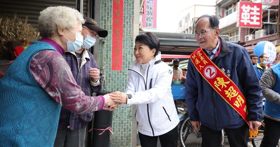 盧秀燕陪同陳超明竹南市場拜票    與鍾東錦共同推薦有做事、會做事的人