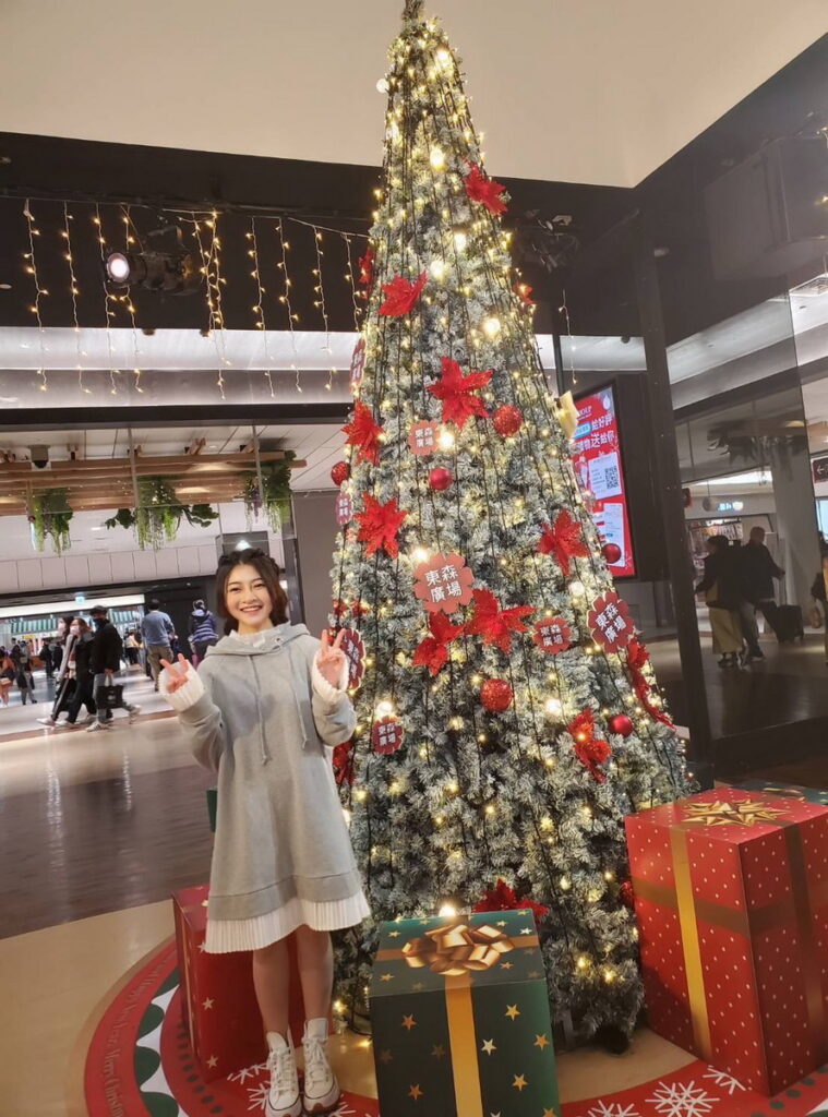 Gail為了這次表演和可愛的台灣歌迷朋友們,剛趕完泰國的學校考試就搭機直奔台灣,