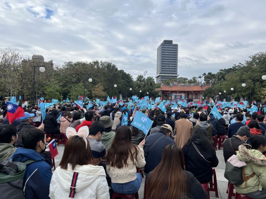 選戰觀察/「竹」場優勢!柯文哲回鄉造勢人氣爆棚 開第二現場一樣嗨 296 柯文哲新竹造勢場。(方炳超攝)
