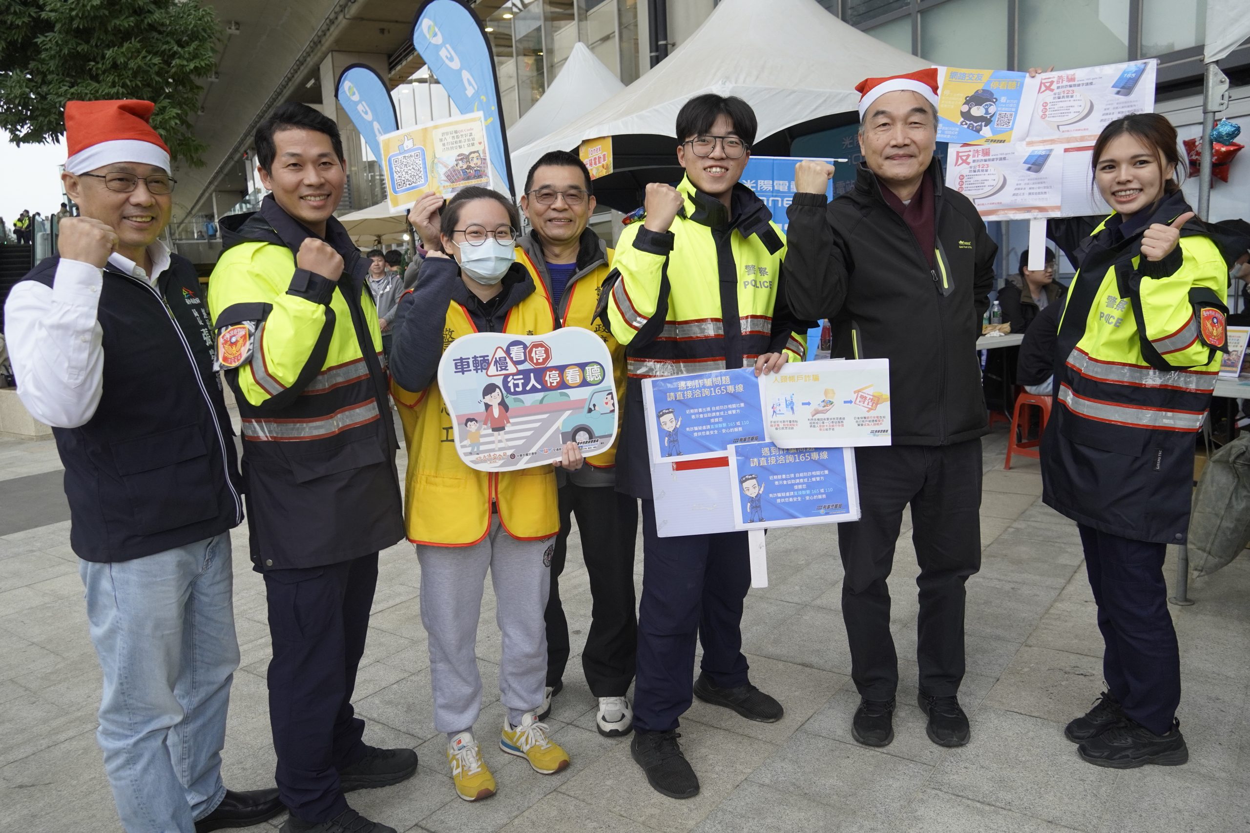 來豐原警分局攤位免費玩遊戲，拿獎品吧！（圖／記者江雁武翻攝）