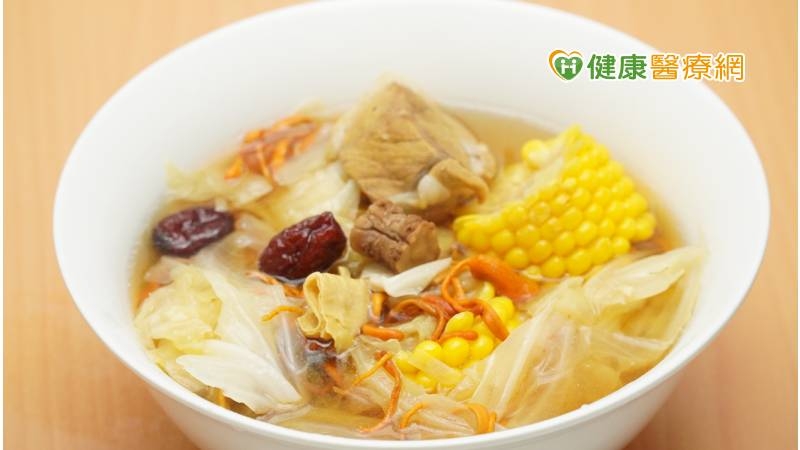 冷尬凍未條! 新吃法「黃金蟲草羊肉爐」9款中藥補氣血