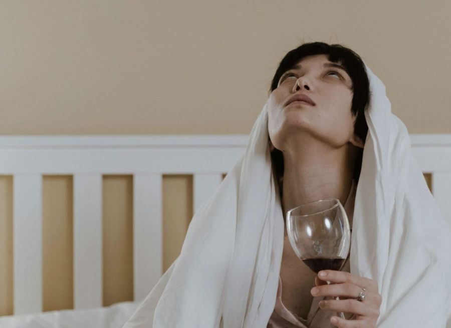 喝酒幫助睡眠? 別傻了!醫師曝恐怖後果:越喝越失眠... 282 喝酒幫助睡眠? 別傻了!醫師曝恐怖後果:越喝越失眠... 281