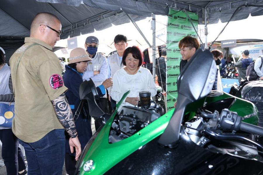 輕檔車俱樂部全國大會師抵嘉 環保檢測音量、排氣 車友攏講讚