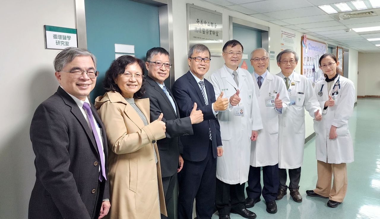 奇美醫院與中山大學成立聯合精準醫學核心實驗室 共育跨域醫療人才!