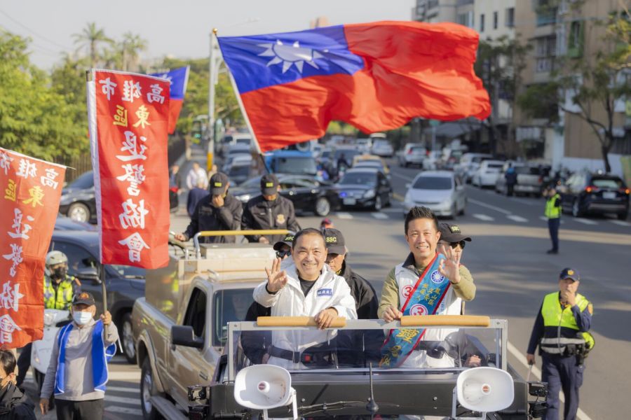 侯友宜高雄車掃造勢 喊話讓台灣變華人宗教中心 228 侯友宜高雄車掃造勢 喊話讓台灣變華人宗教中心 227