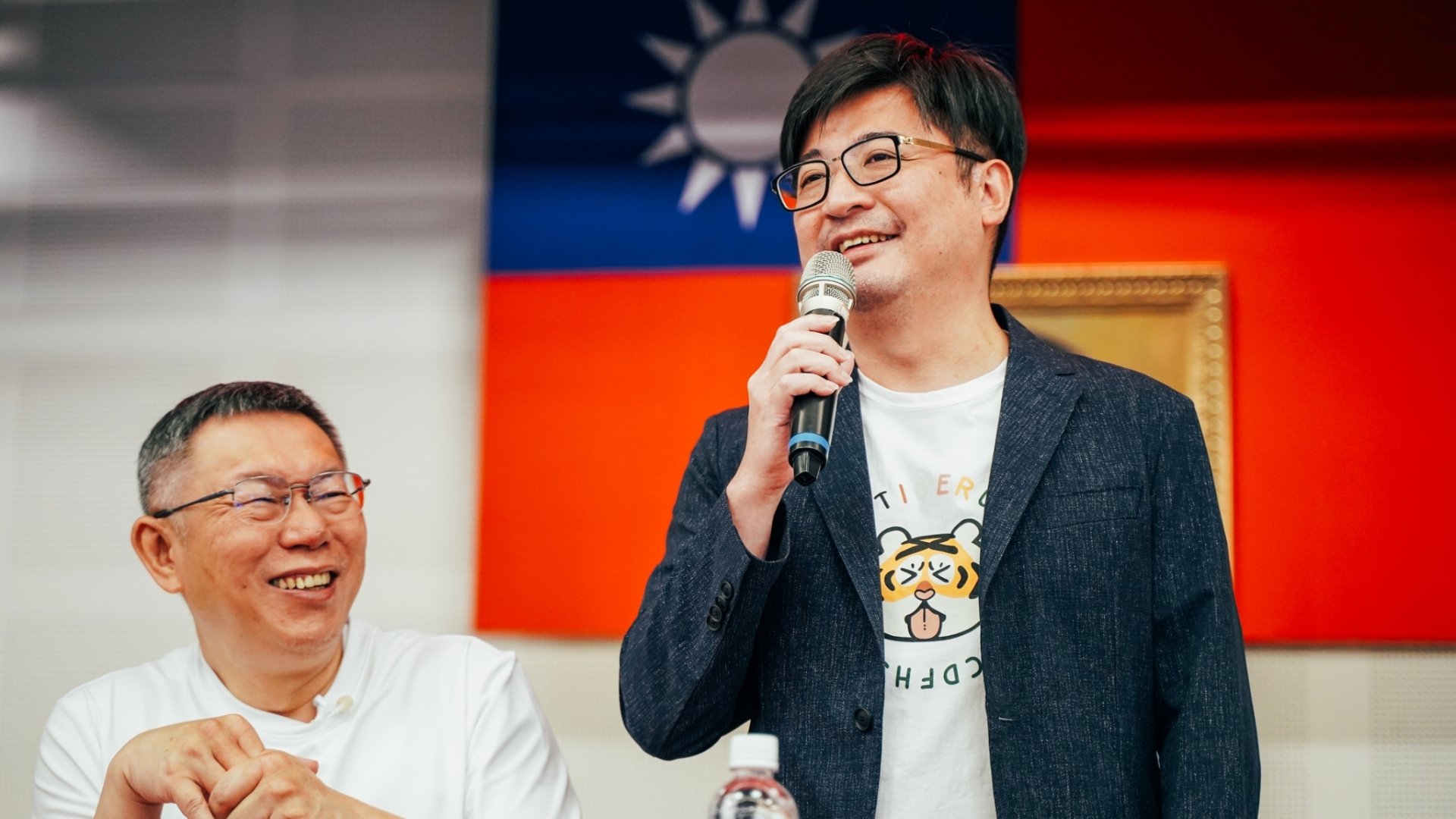謝典林25日表示,他決定總統選票支持侯康配,政黨票投民眾黨。翻攝謝典林臉書
