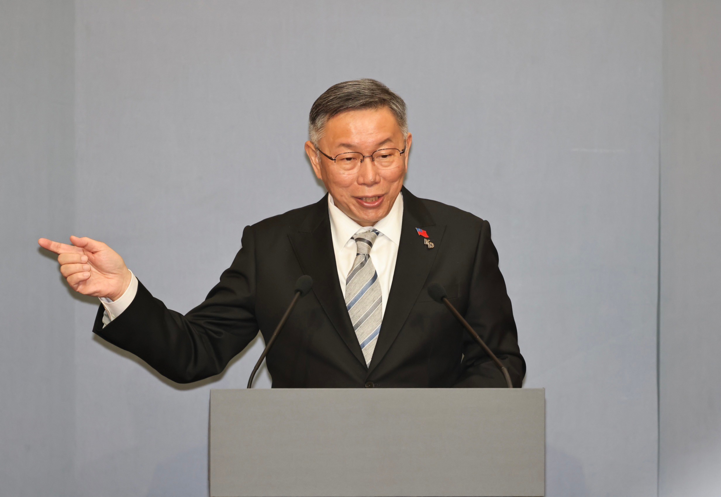 電視政見發表會結束後,柯文哲接受媒體訪問。林啟弘攝