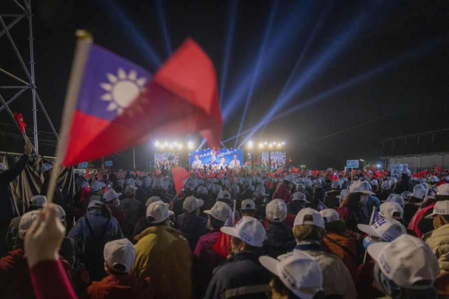 政見發表會完趕場雲林造勢 侯友宜合體韓國瑜稱現場破三萬人 188 政見發表會完趕場雲林造勢 侯友宜合體韓國瑜稱現場破三萬人 187