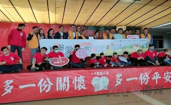 傳遞愛心 改善學習環境!順仁兄弟會捐贈十方啟能中心課桌椅