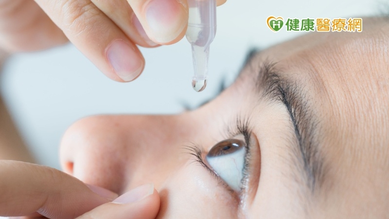 她配戴隱形眼鏡每日長達10小時 罹乾眼症雙眼視力只剩0.6
