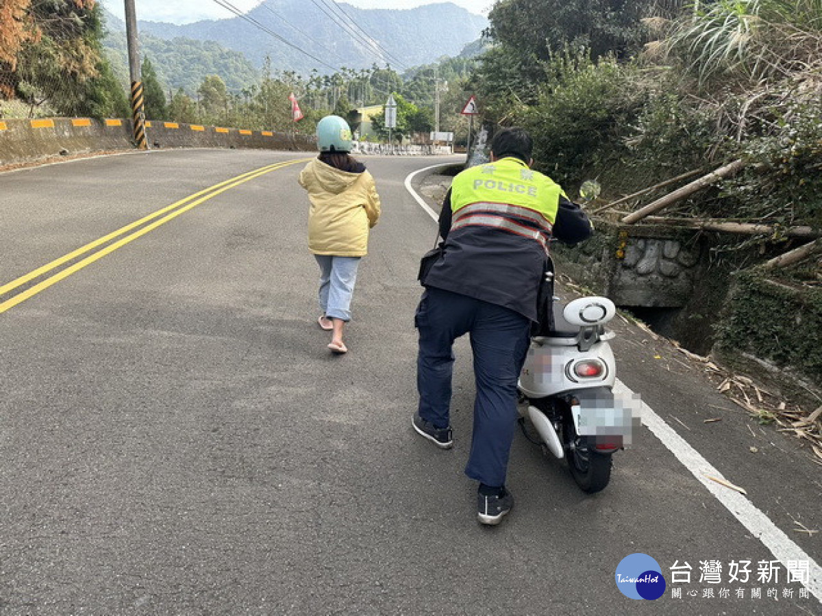 警協助推車。林重鎣