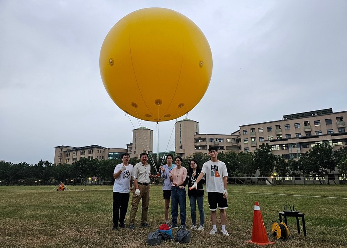 高雄大學副教授蕭漢威團隊「懸吊式座標載具移動系統」解決空拍機續航力不足瓶頸 可廣泛用於災害搜救、高空動態攝影