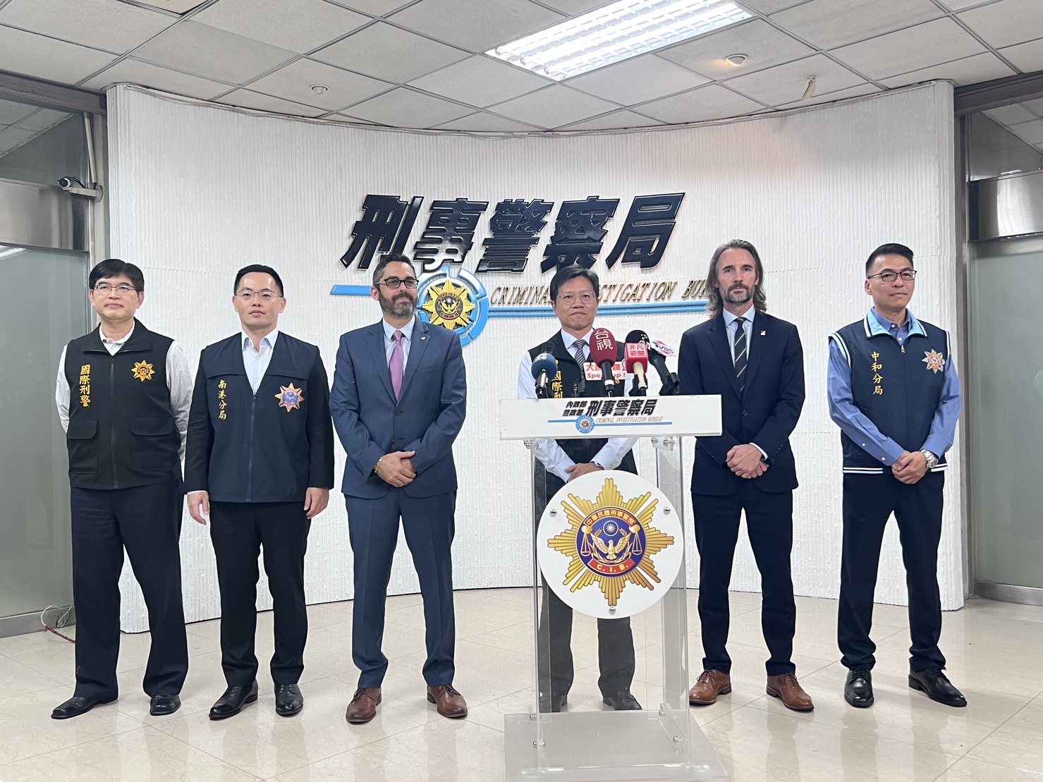 郵寄大批改造槍枝工具闖關入境　台美攜手破獲個人軍火製造廠