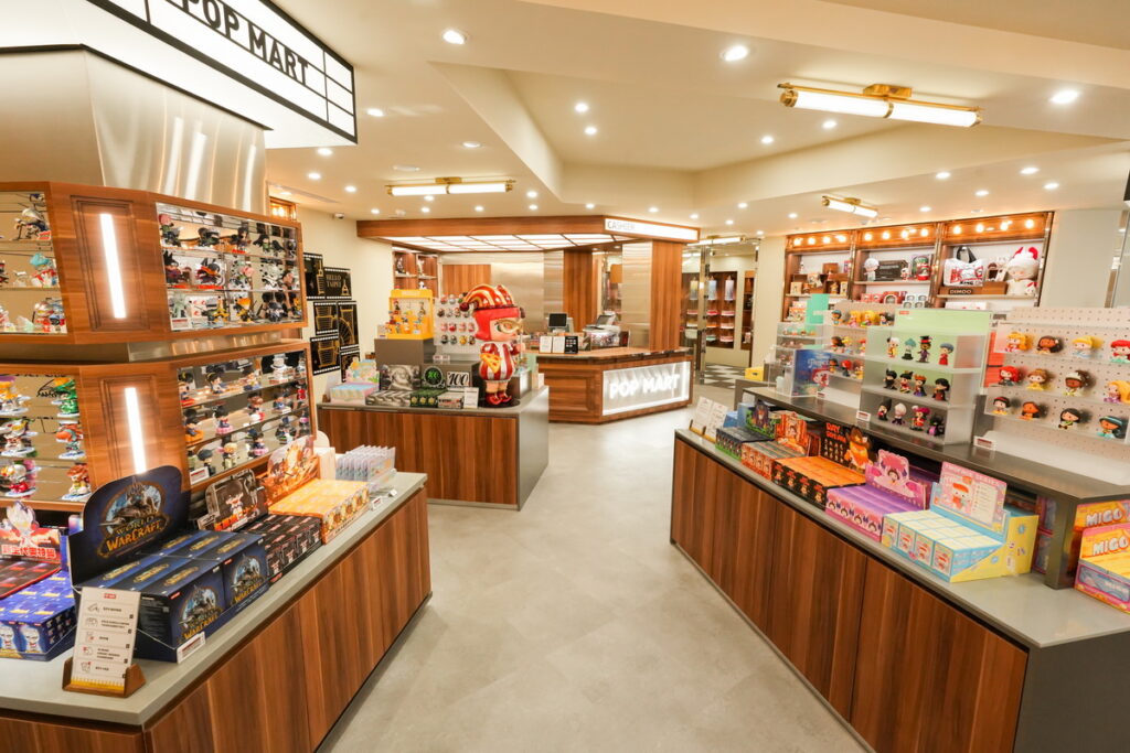 POP MART西門町旗艦店將於12月29日正式開幕,華麗店內空間及特色亮點搶先亮相。
