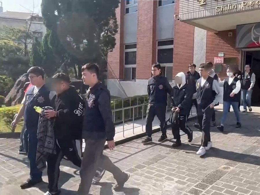 酒店經紀公司藏黑幫堂口 士林夜市暴力收保護費警逮14人 198 cnews204231228a02