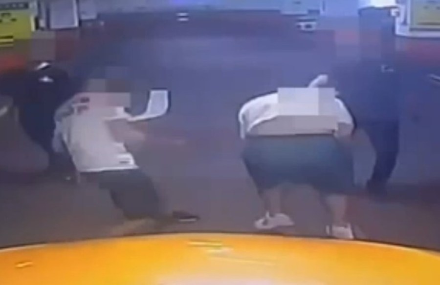 酒店經紀公司藏黑幫堂口 士林夜市暴力收保護費警逮14人 200 cnews204231228a03