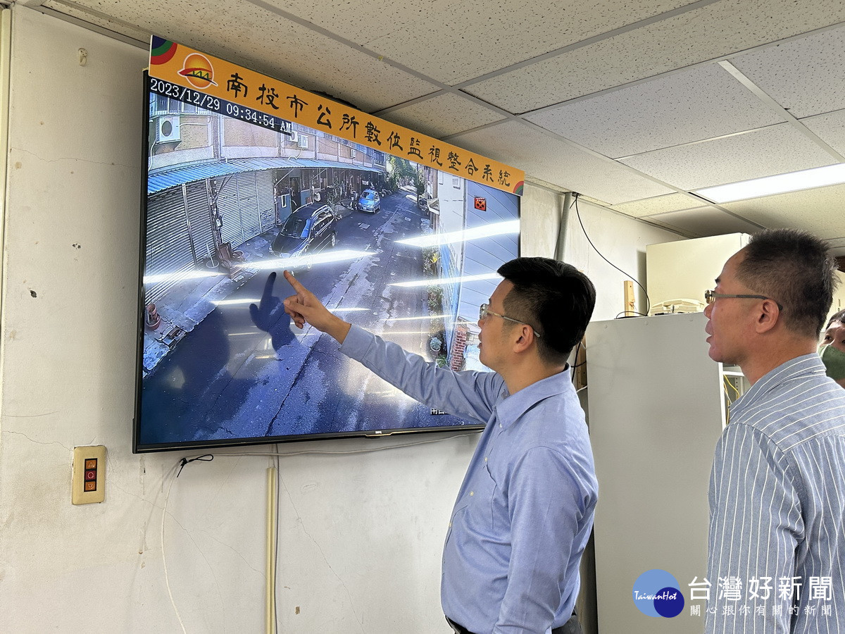 監視器螢幕設於市公所內保持24小時錄影。(記者扶小萍攝)