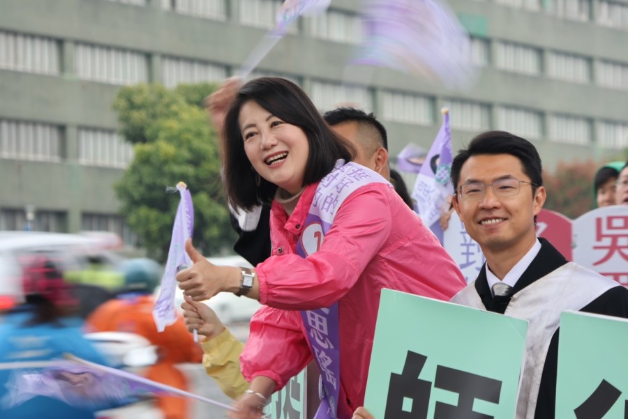 楊志良稱「女性30後沒用」綠營替吳思瑤、徐巧芯喊話:不應在生育受年齡歧視 196 楊志良稱「女性30後沒用」綠營替吳思瑤、徐巧芯喊話:不應在生育受年齡歧視 195