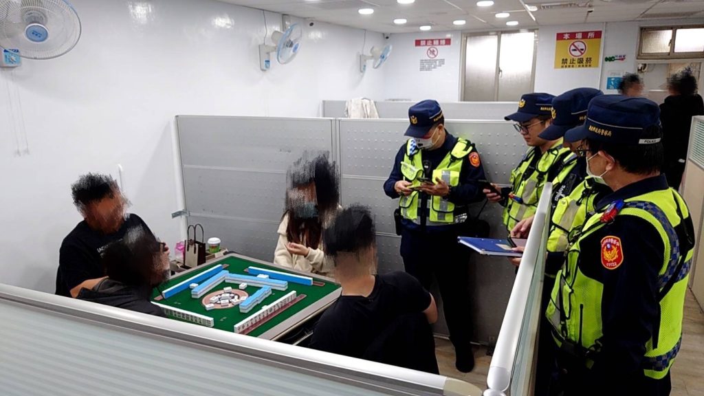警方加強查緝勤務。(記者宋紹誠翻攝)攝)