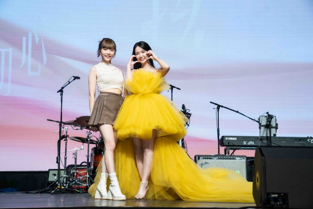 由左至右芷霖、雅涵